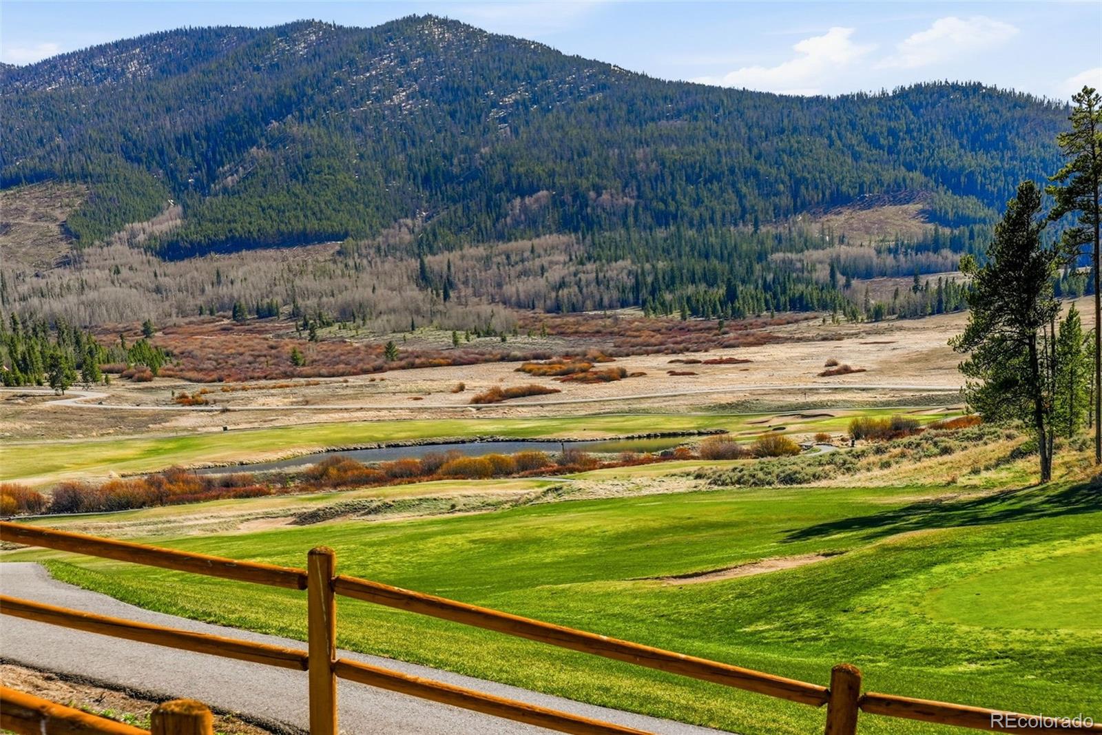 930 GCR 511/Golf Course Circle