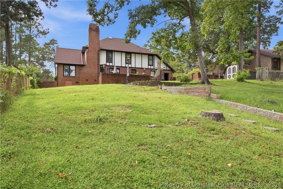 209 E Lochhaven Drive