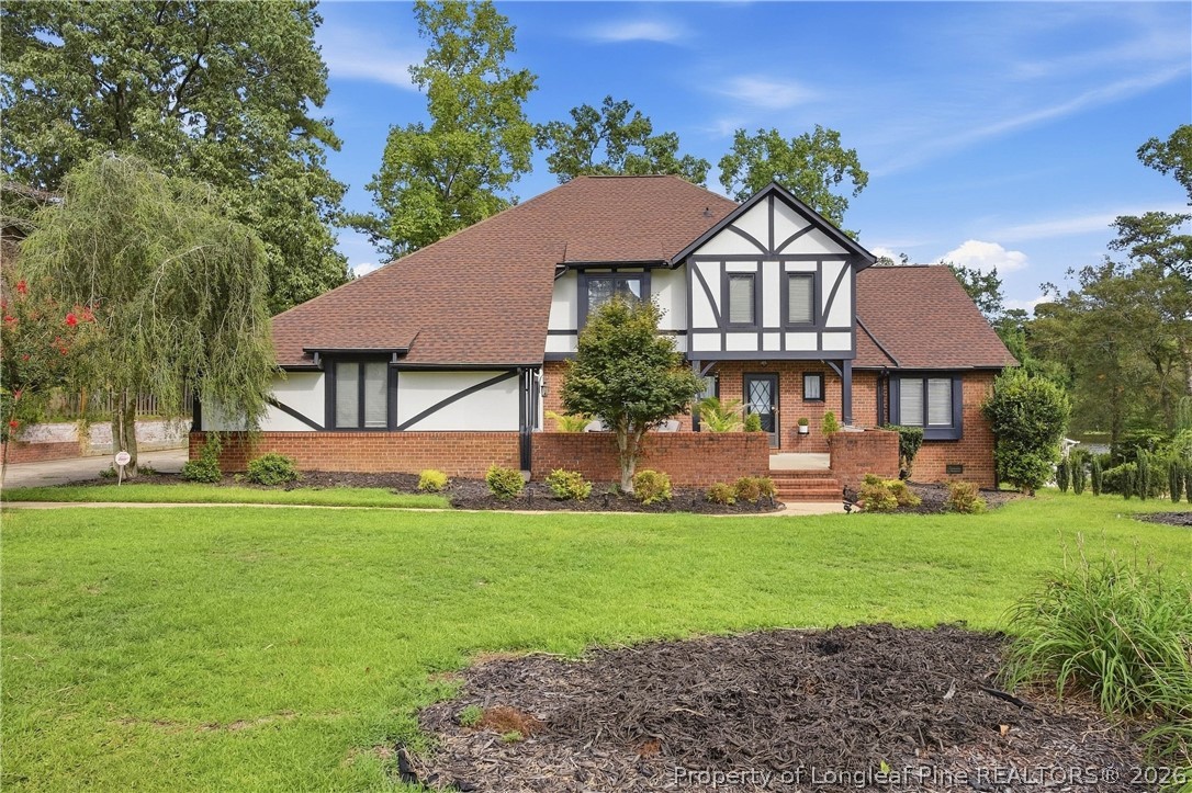 209 E Lochhaven Drive