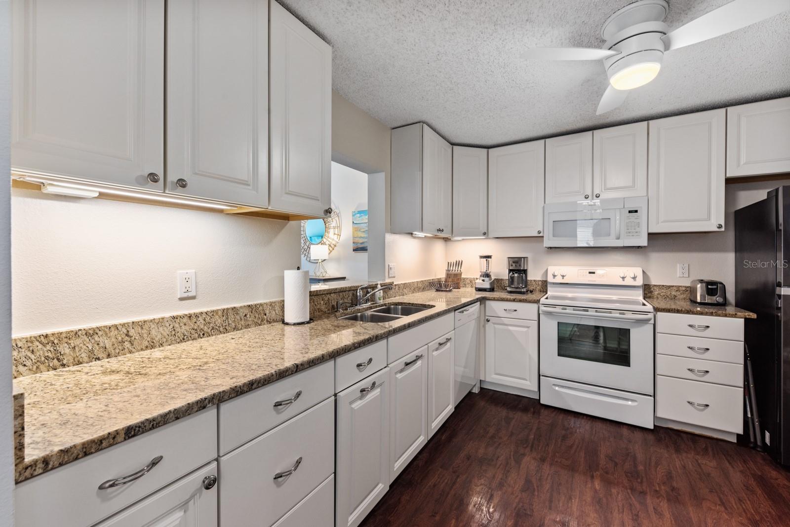 5656 ASHTON LAKE DR #5656