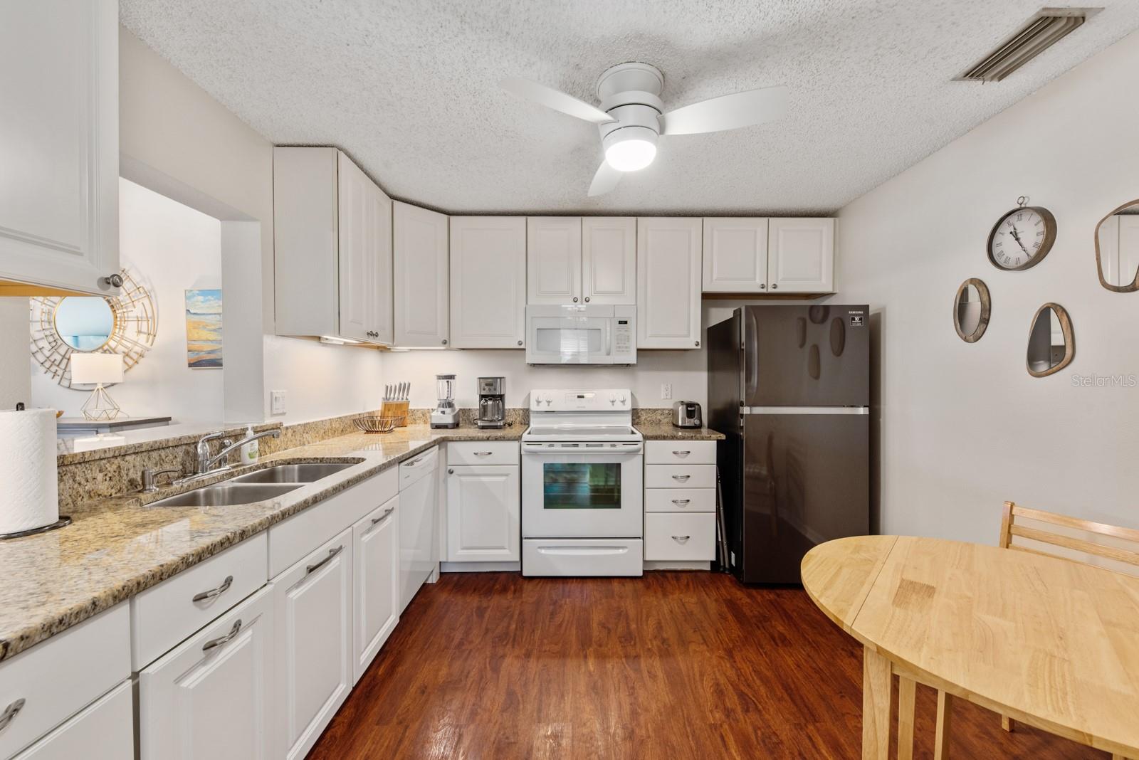 5656 ASHTON LAKE DR #5656