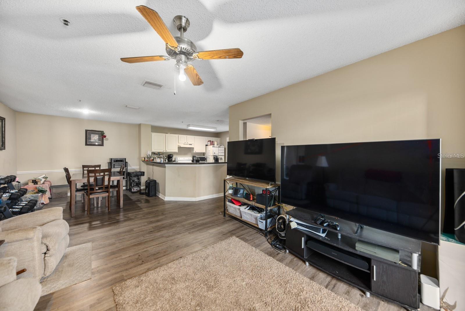 4045 CROCKERS LAKE BLVD #11