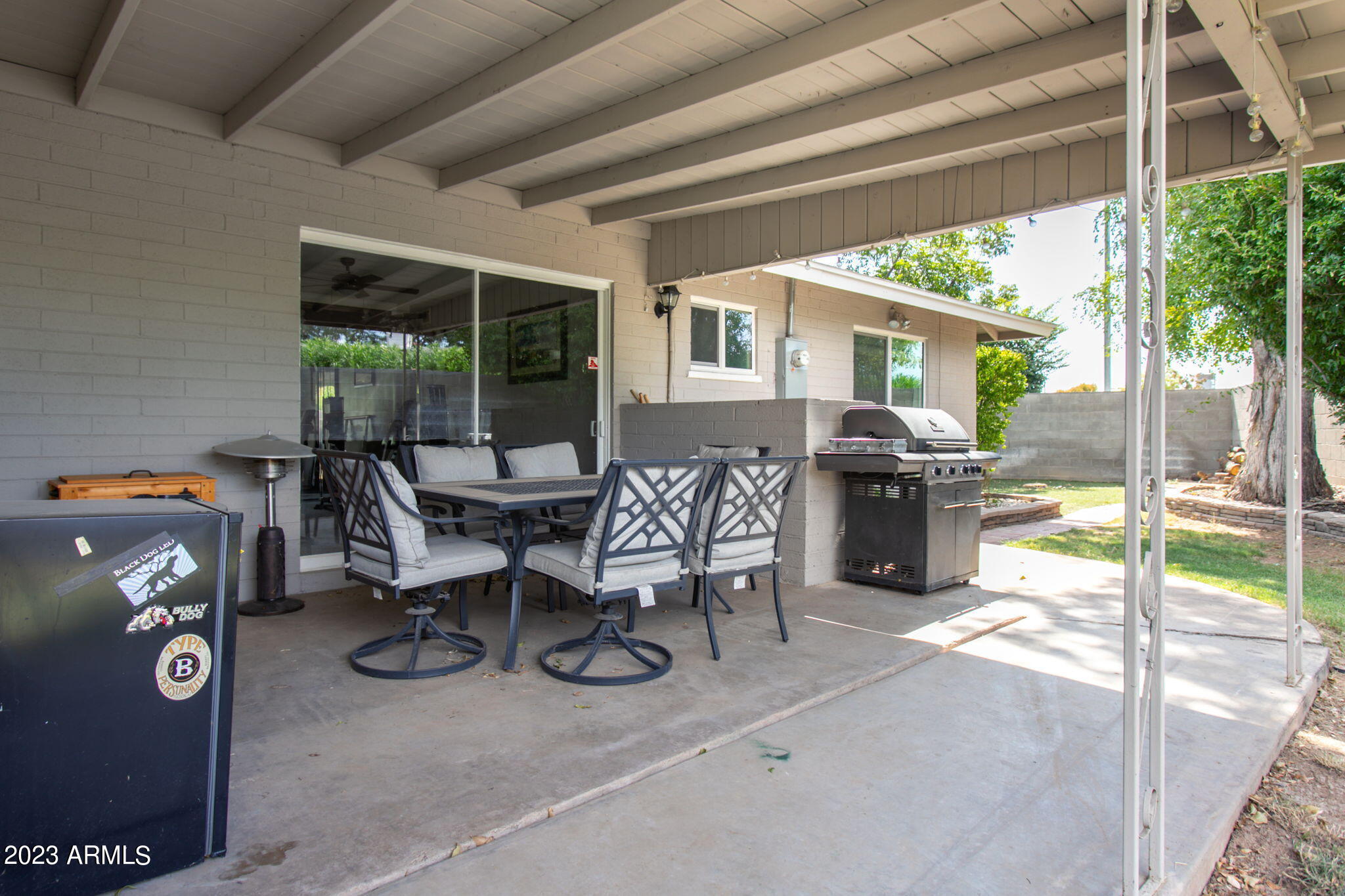 1320 E PEPPER Place