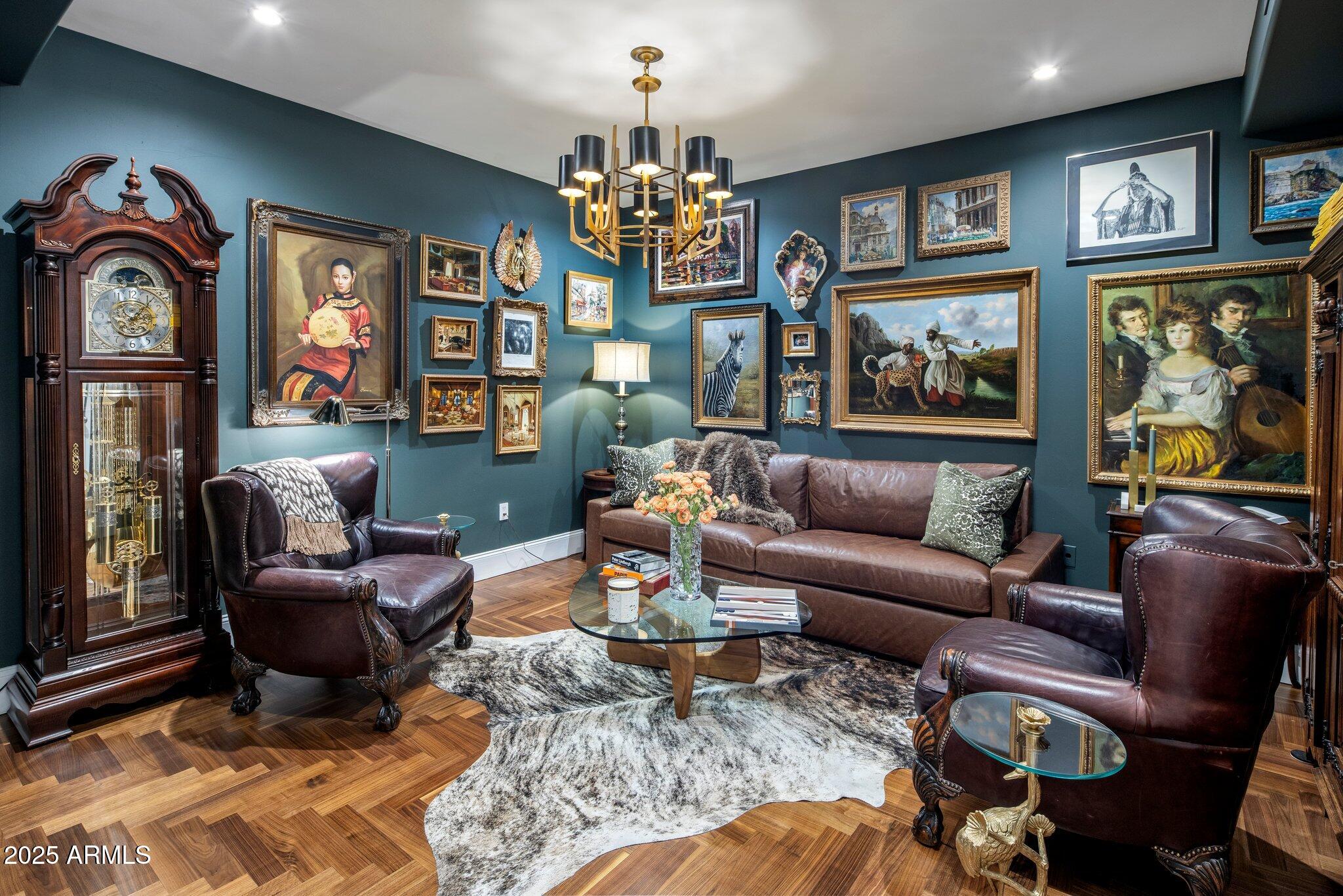 2211 E CAMELBACK Road, 902