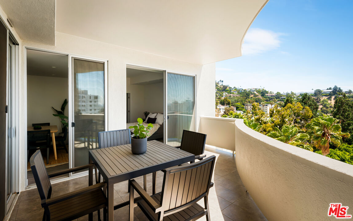 7250 Franklin Ave Unit: 701