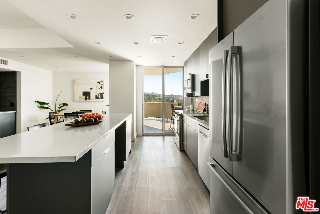 7250 Franklin Ave Unit: 701