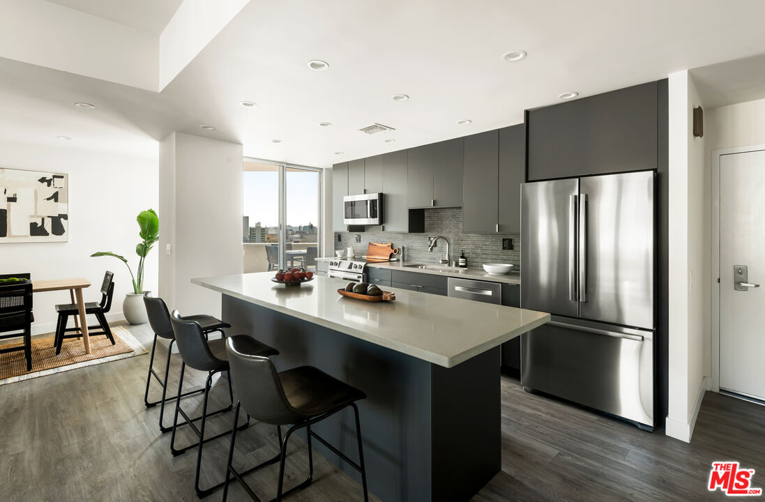 7250 Franklin Ave Unit: 701