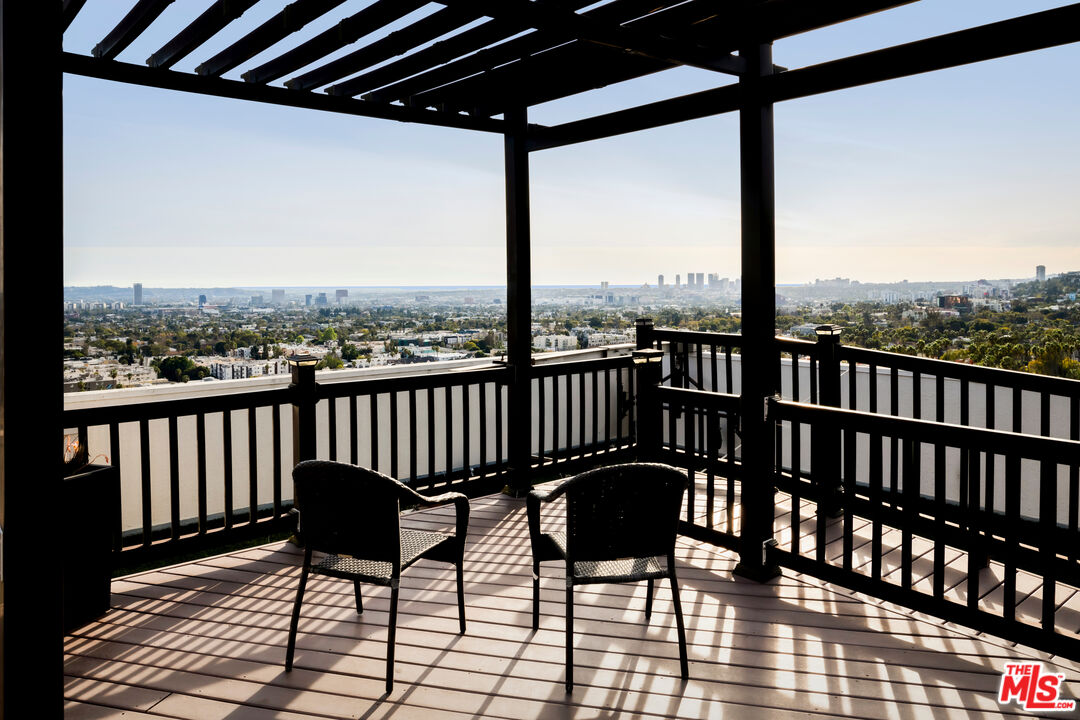 7250 Franklin Ave Unit: 701