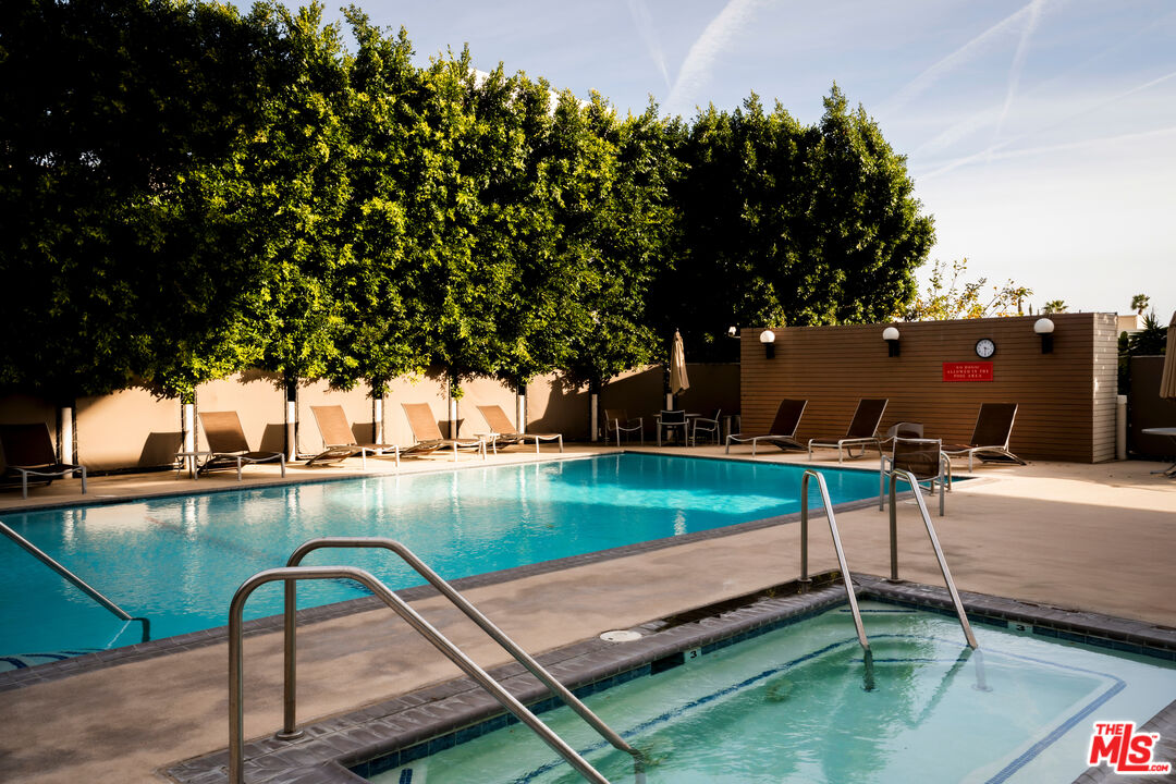 7250 Franklin Ave Unit: 701