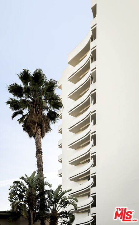 7250 Franklin Ave Unit: 101