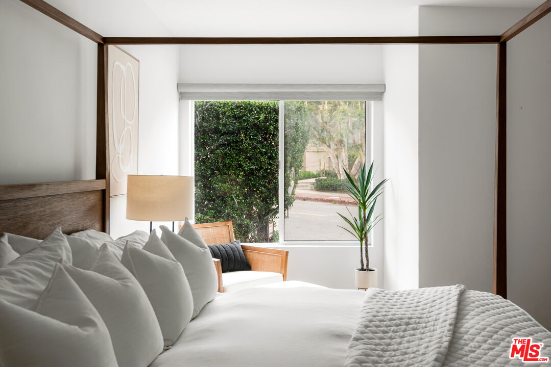 7250 Franklin Ave Unit: 101