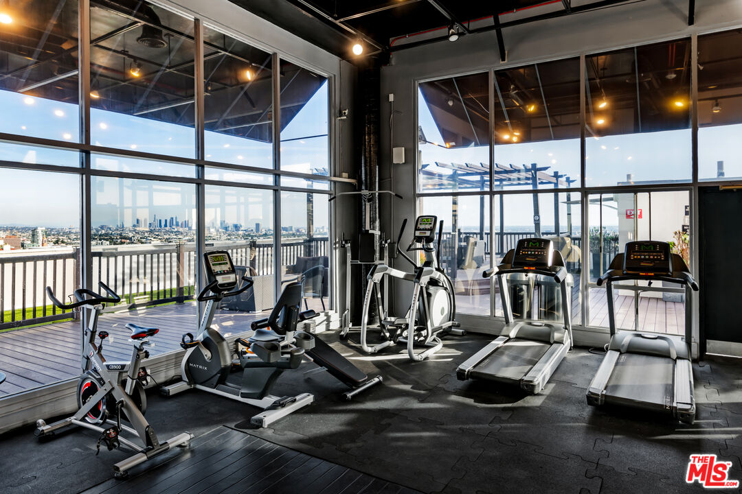 7250 Franklin Ave Unit: 101