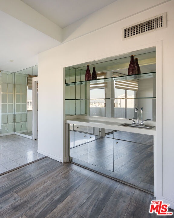 7250 Franklin Ave Unit: 702