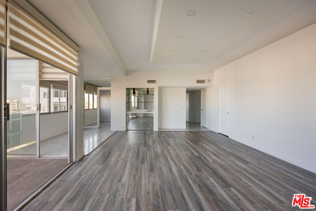 7250 Franklin Ave Unit: 702