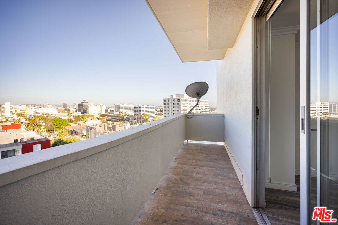 7250 Franklin Ave Unit: 702