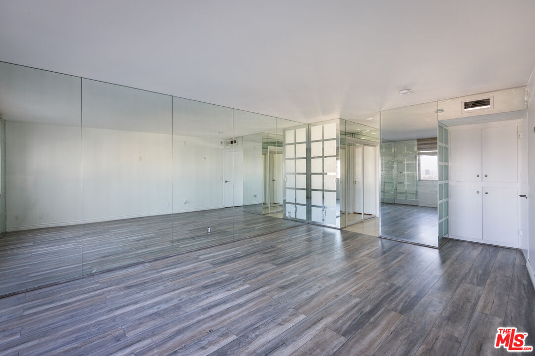 7250 Franklin Ave Unit: 702