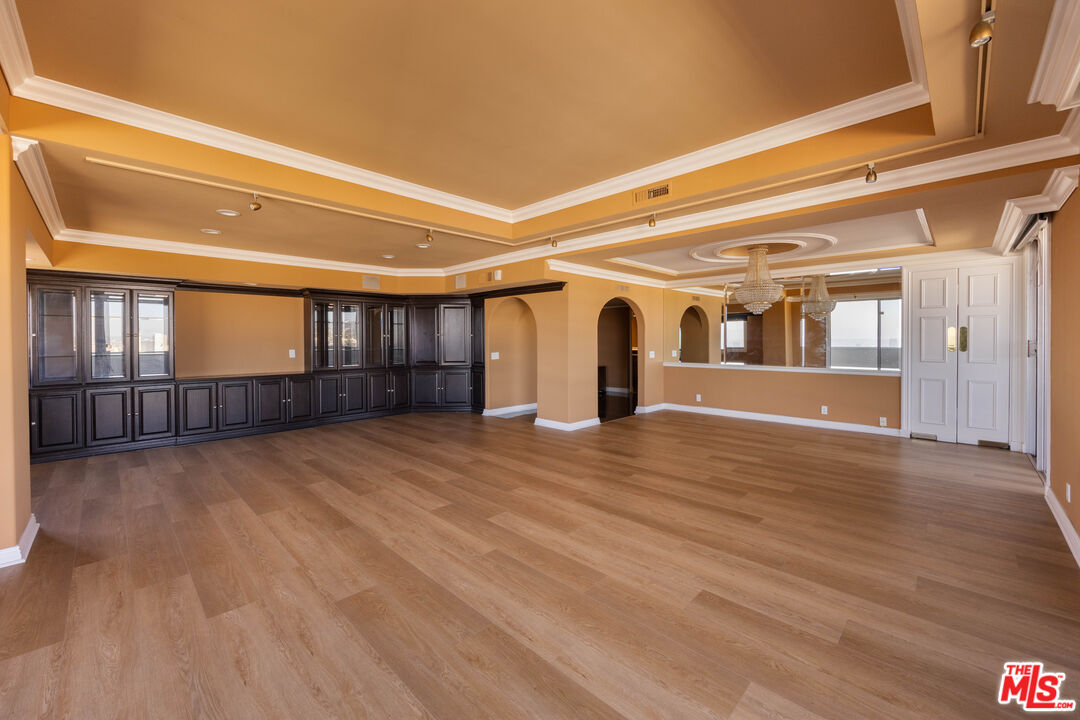 7250 Franklin Ave Unit: 1209