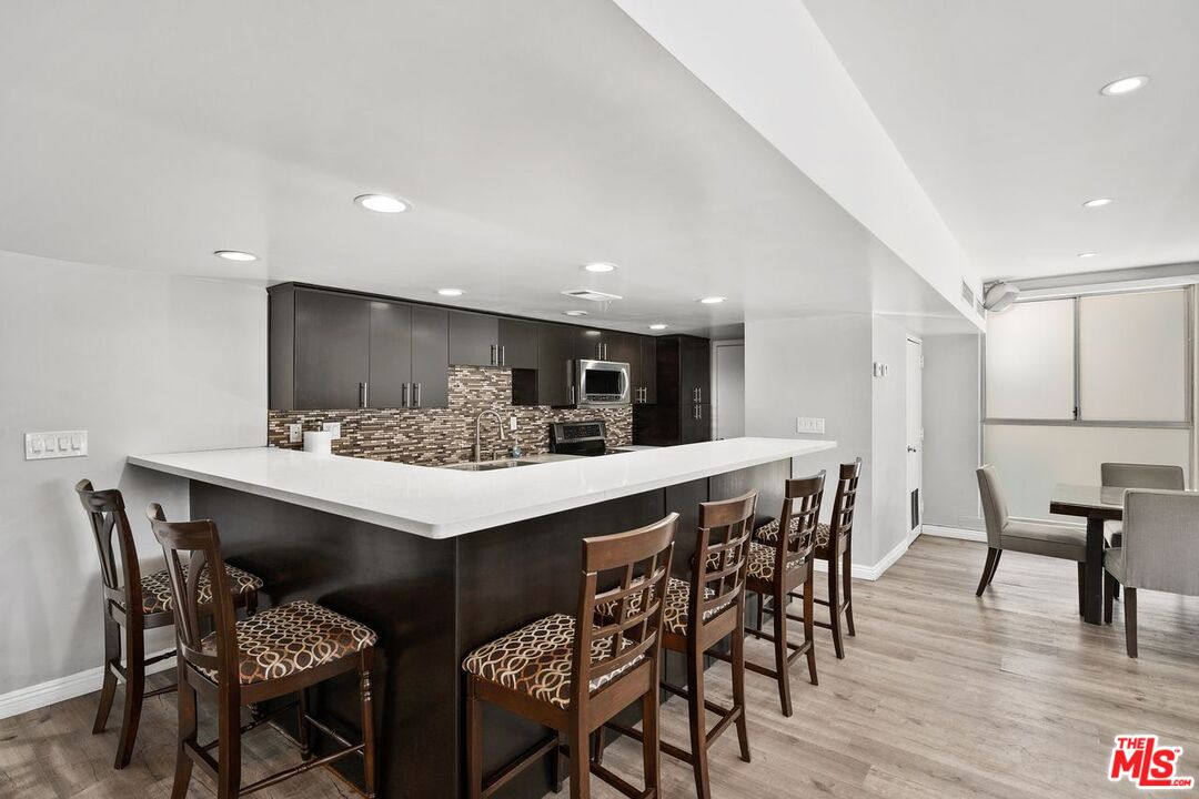 7250 Franklin Ave Unit: 1209