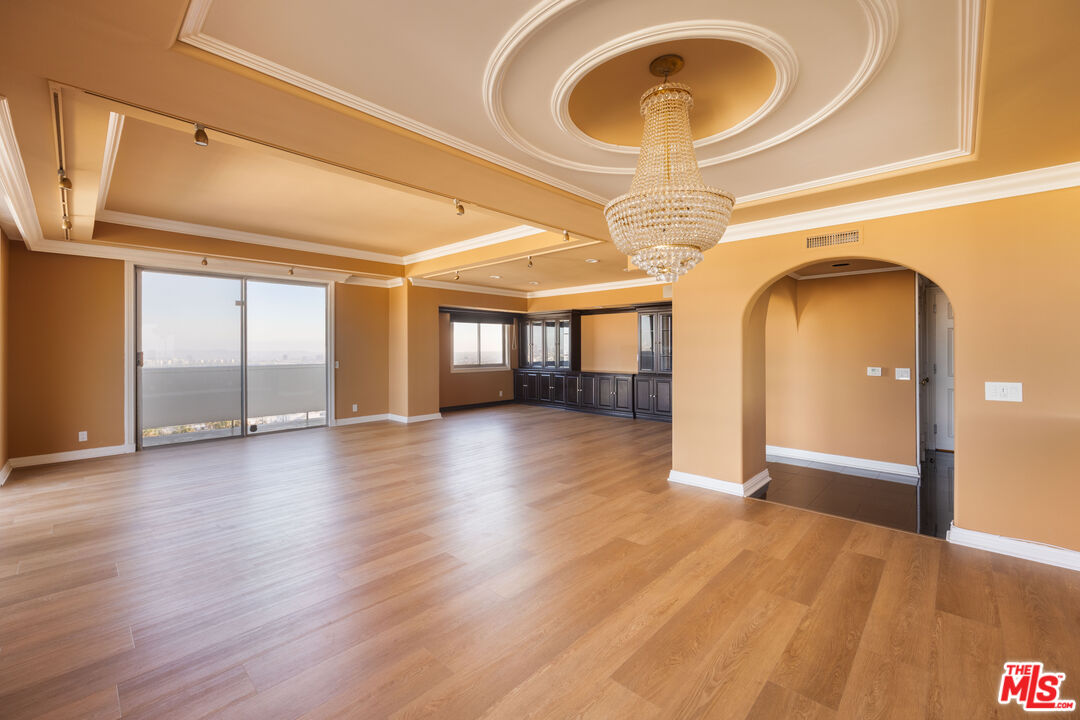 7250 Franklin Ave Unit: 1209