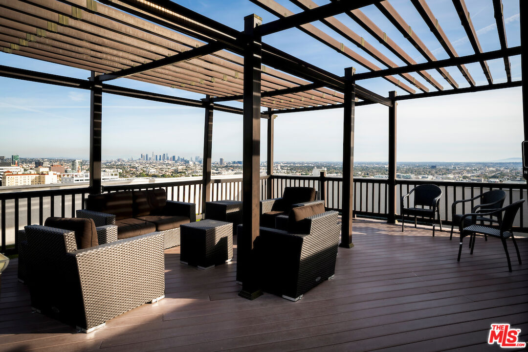 7250 Franklin Ave Unit: 1209