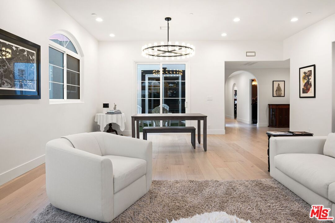 1182 Wellesley Ave Unit: 401