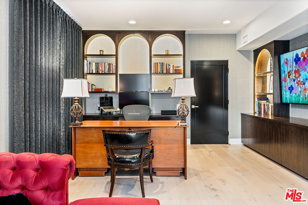 1182 Wellesley Ave Unit: 401