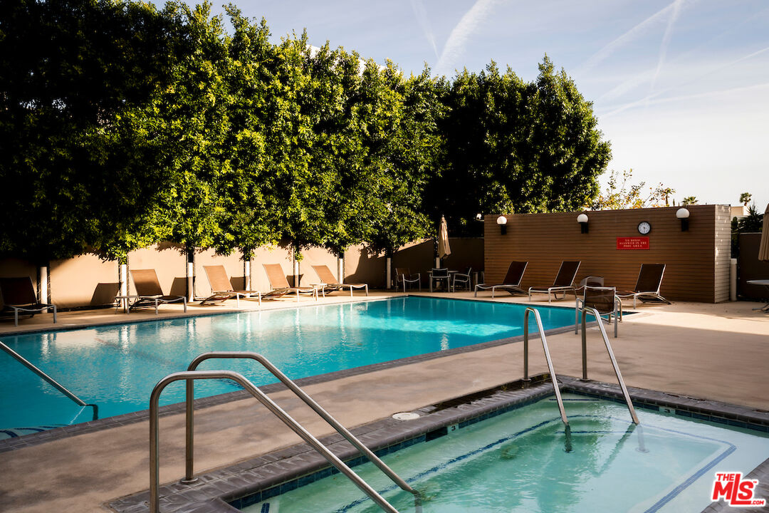 7250 Franklin Ave Unit: 903