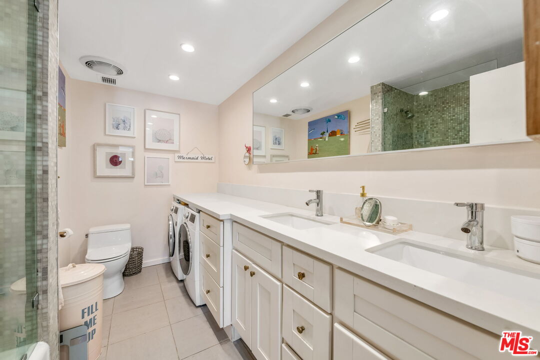 7250 Franklin Ave Unit: 903