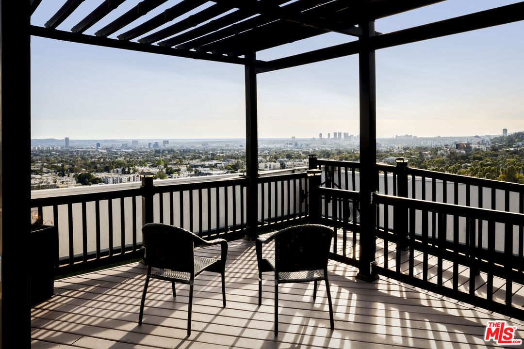 7250 Franklin Ave Unit: 903
