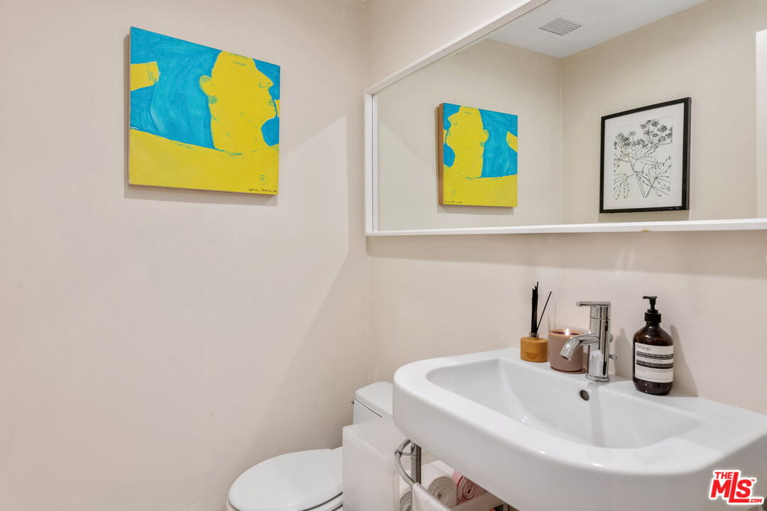 7250 Franklin Ave Unit: 903