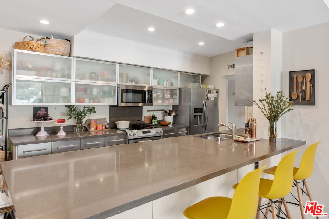 7250 Franklin Ave Unit: 903