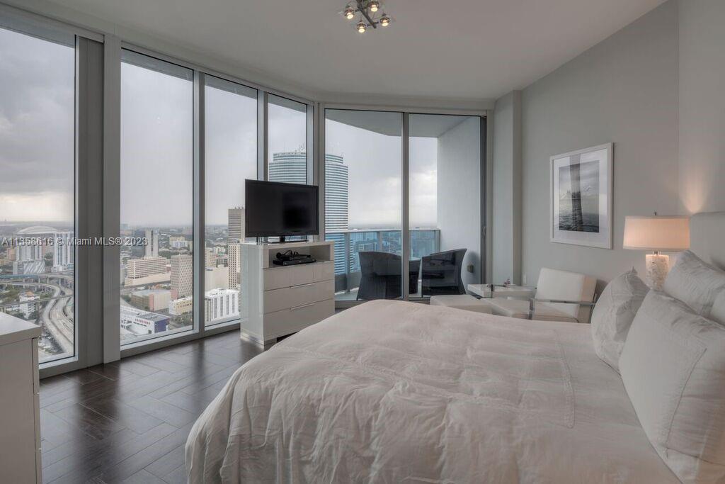 200 Biscayne Blvd Way # 4402