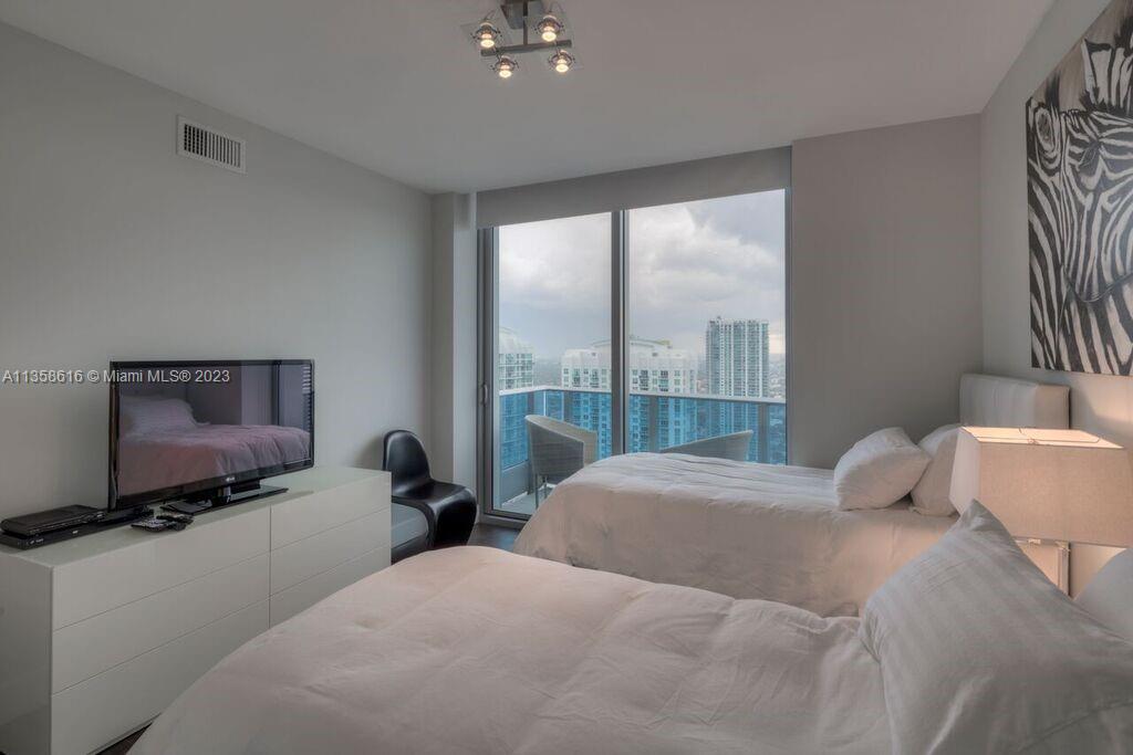 200 Biscayne Blvd Way # 4402