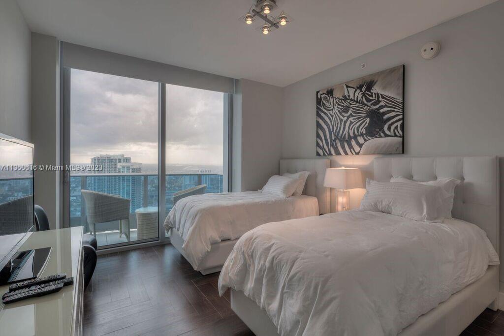 200 Biscayne Blvd Way # 4402