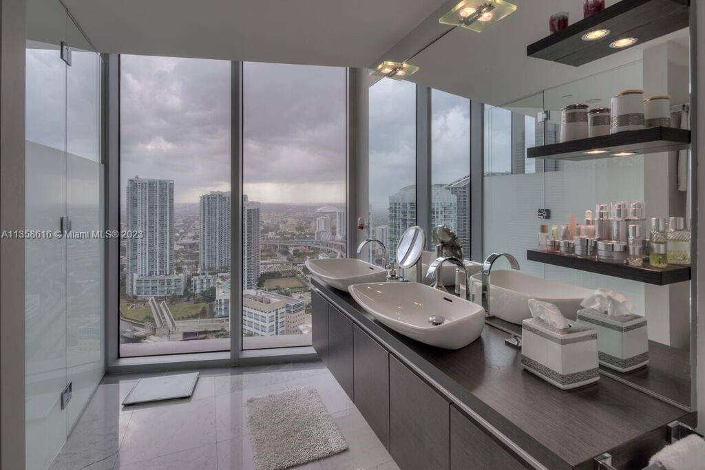 200 Biscayne Blvd Way # 4402