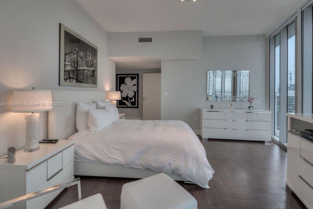 200 Biscayne Blvd Way # 4402