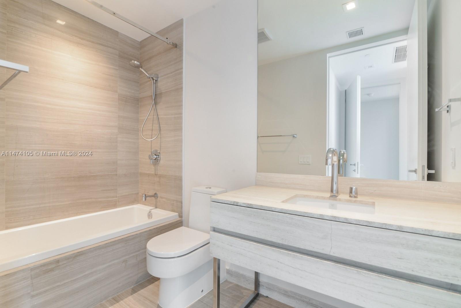 18975 Collins Ave # 3803