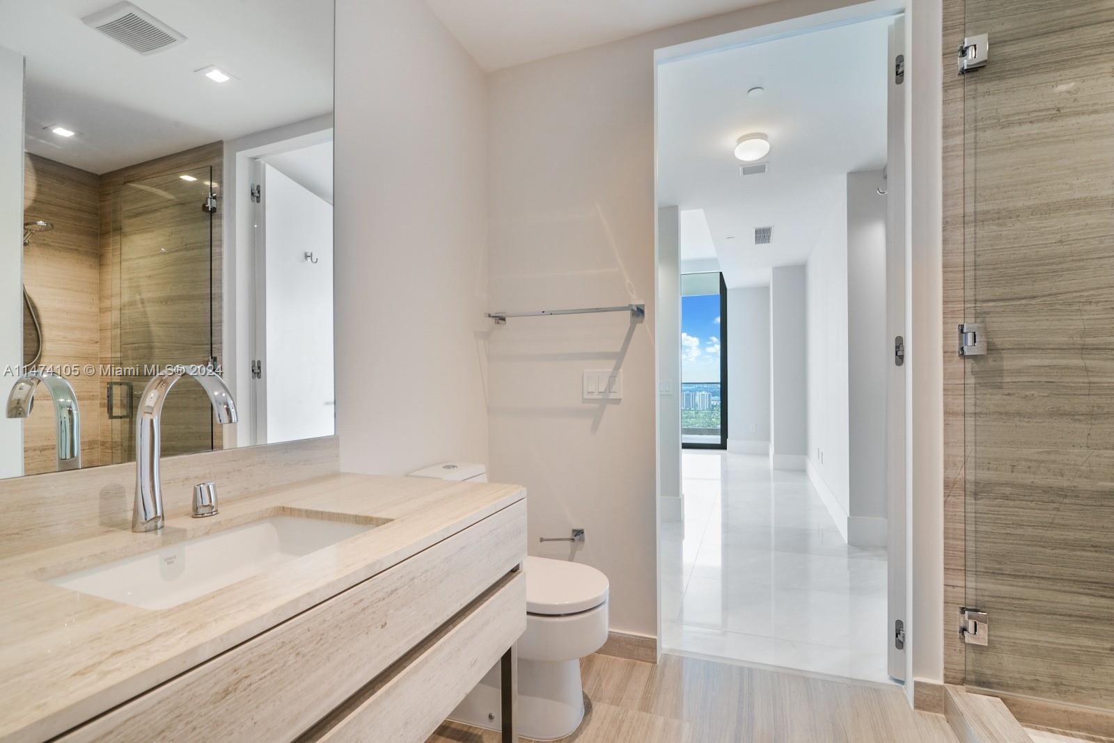 18975 Collins Ave # 3803