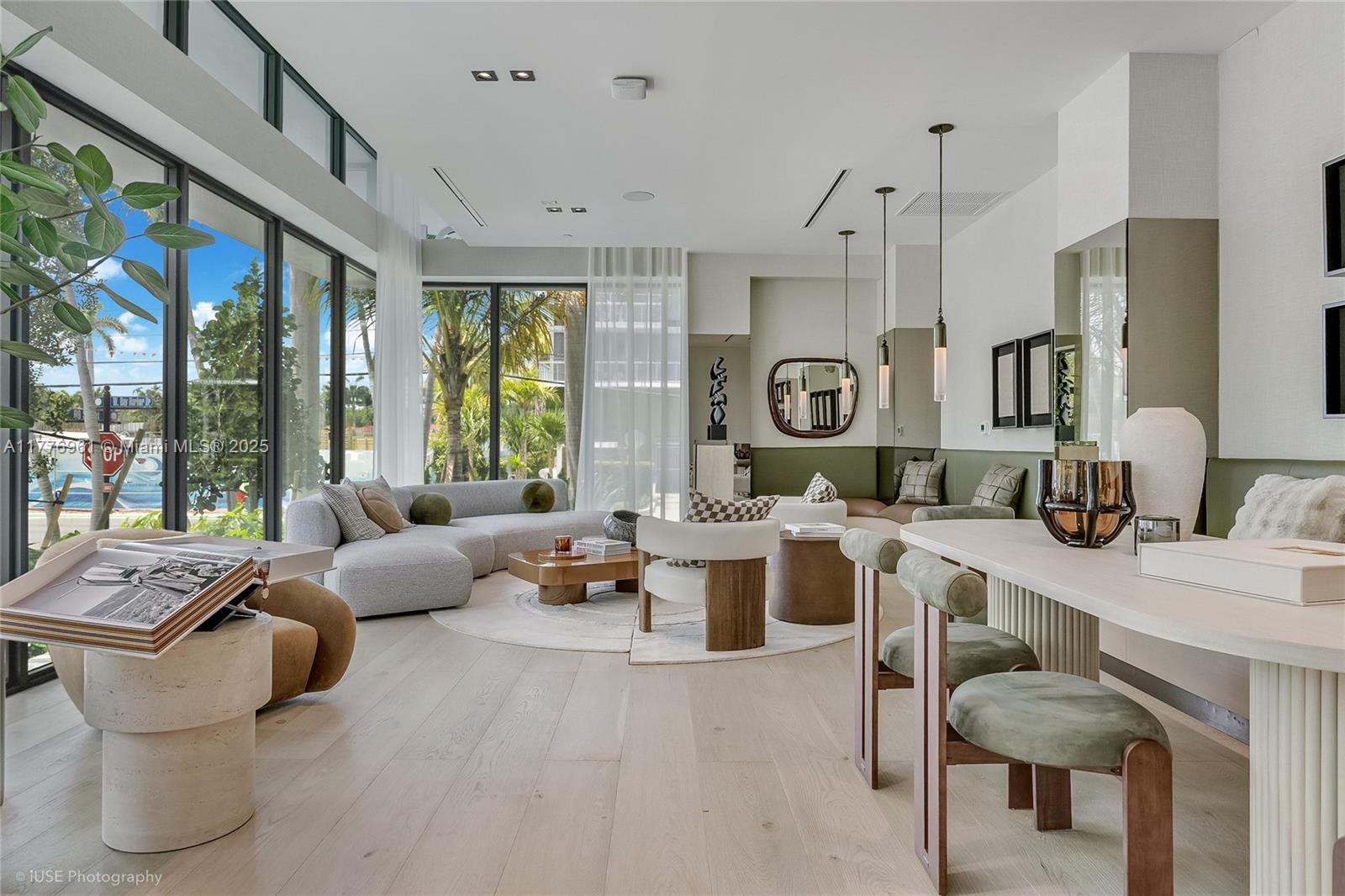 9901 W Bay Harbor Dr # 702