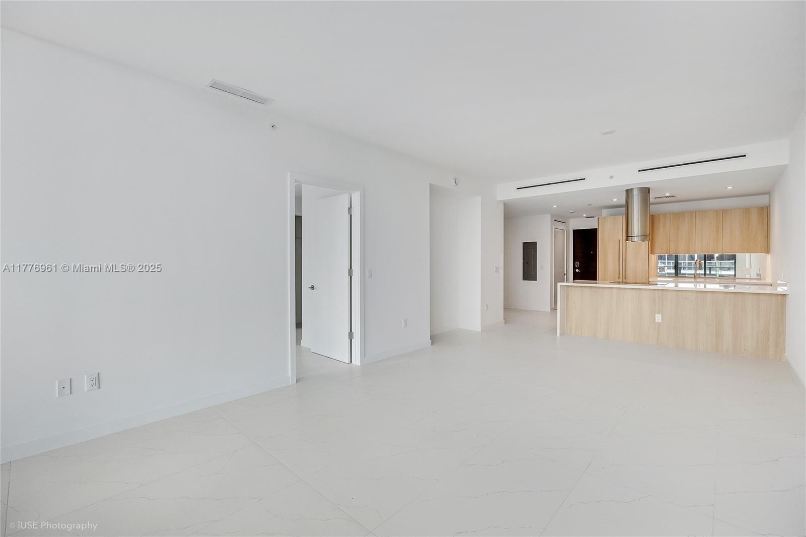 9901 W Bay Harbor Dr # 702