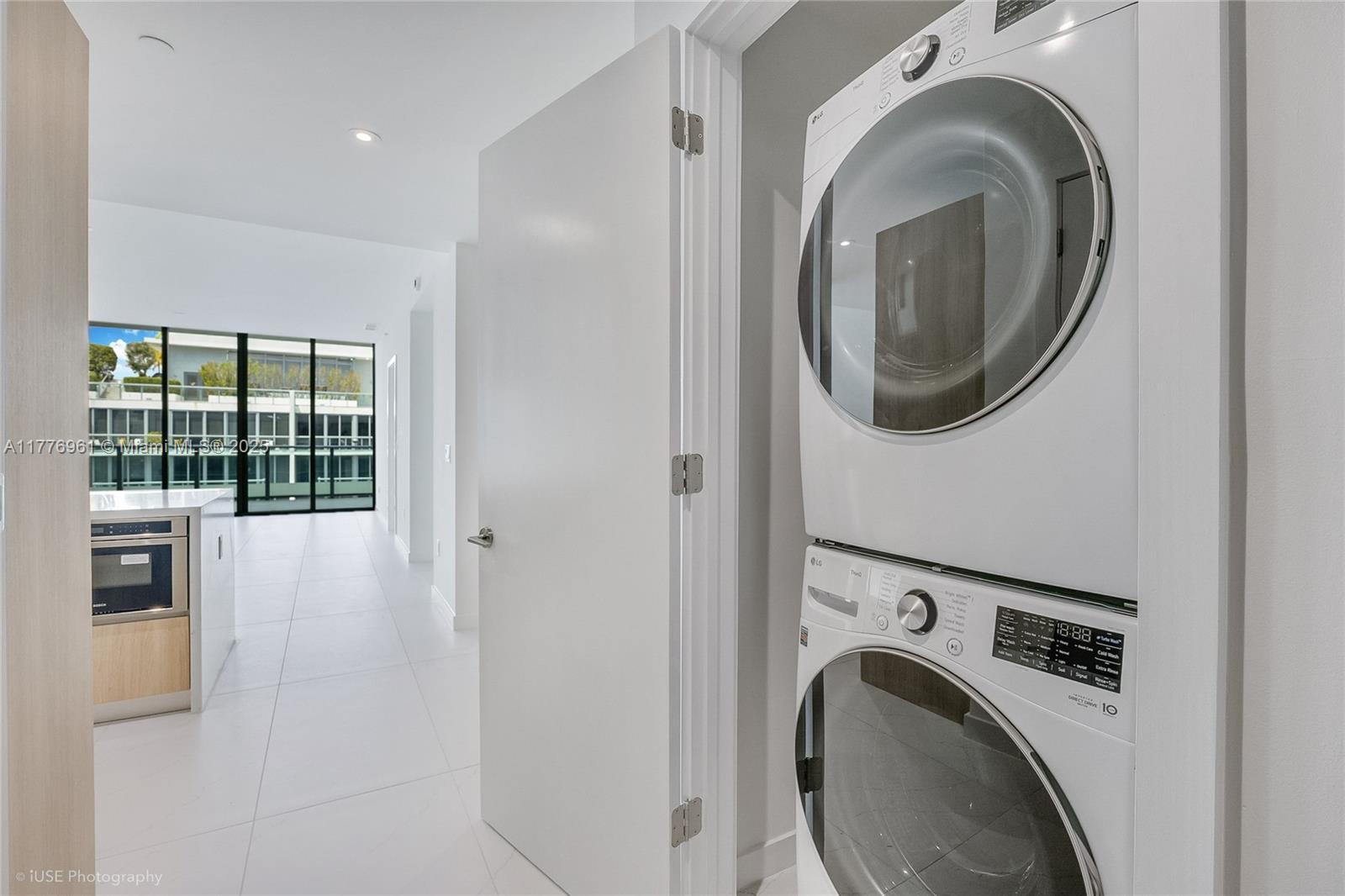 9901 W Bay Harbor Dr # 702