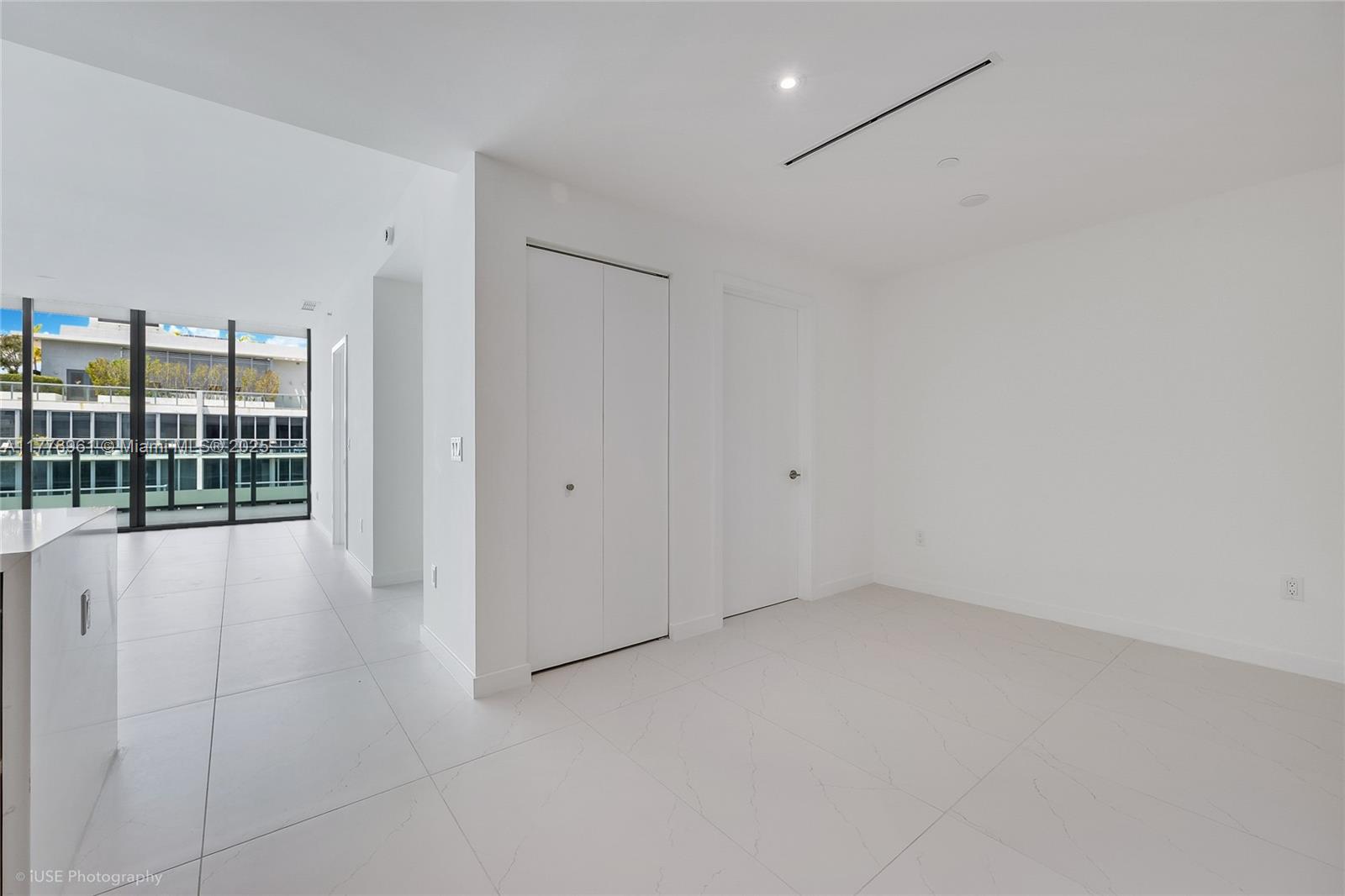 9901 W Bay Harbor Dr # 702