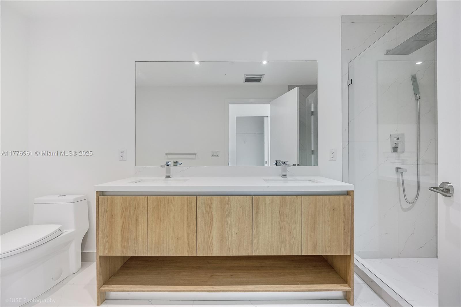 9901 W Bay Harbor Dr # 702