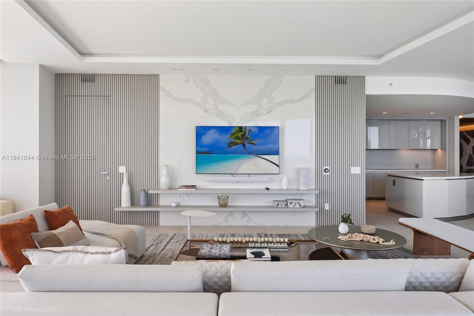 18975 Collins Ave # 1400