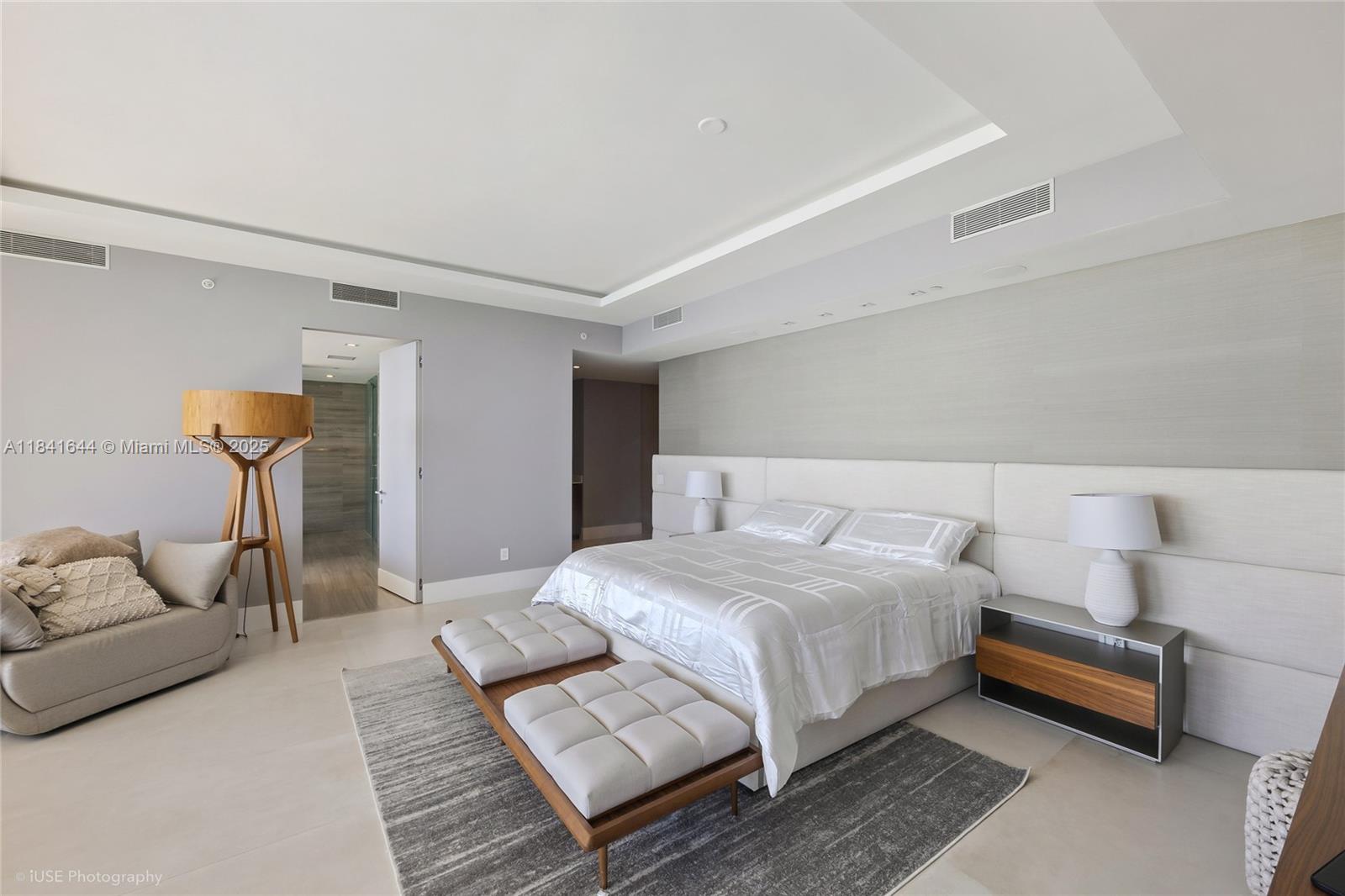 18975 Collins Ave # 1400