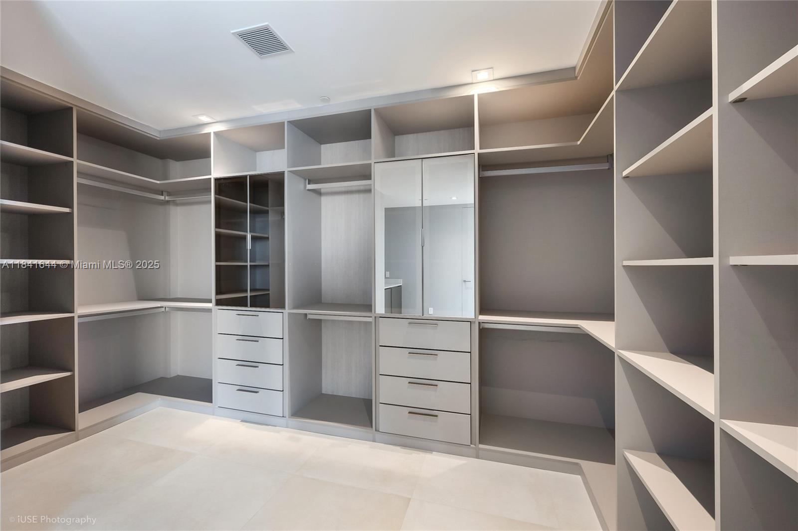 18975 Collins Ave # 1400