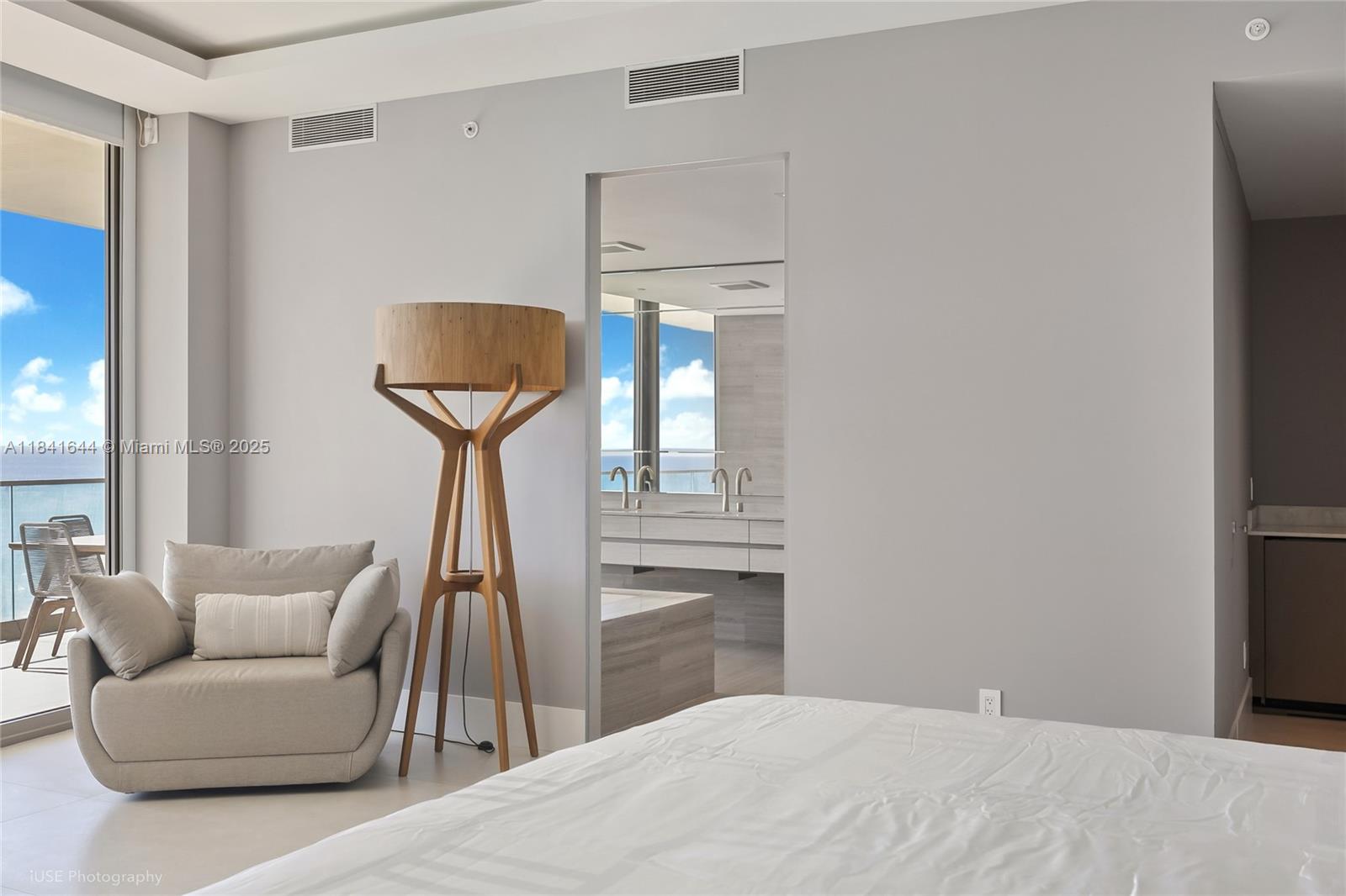 18975 Collins Ave # 1400