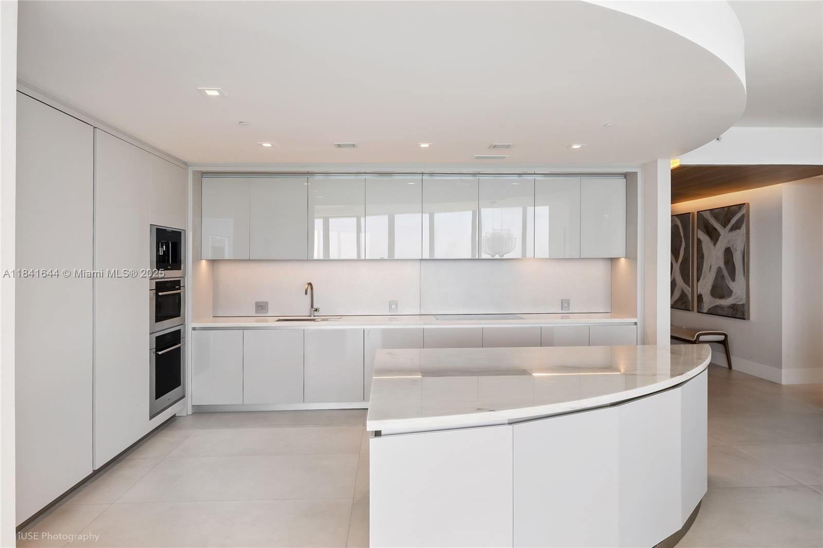 18975 Collins Ave # 1400