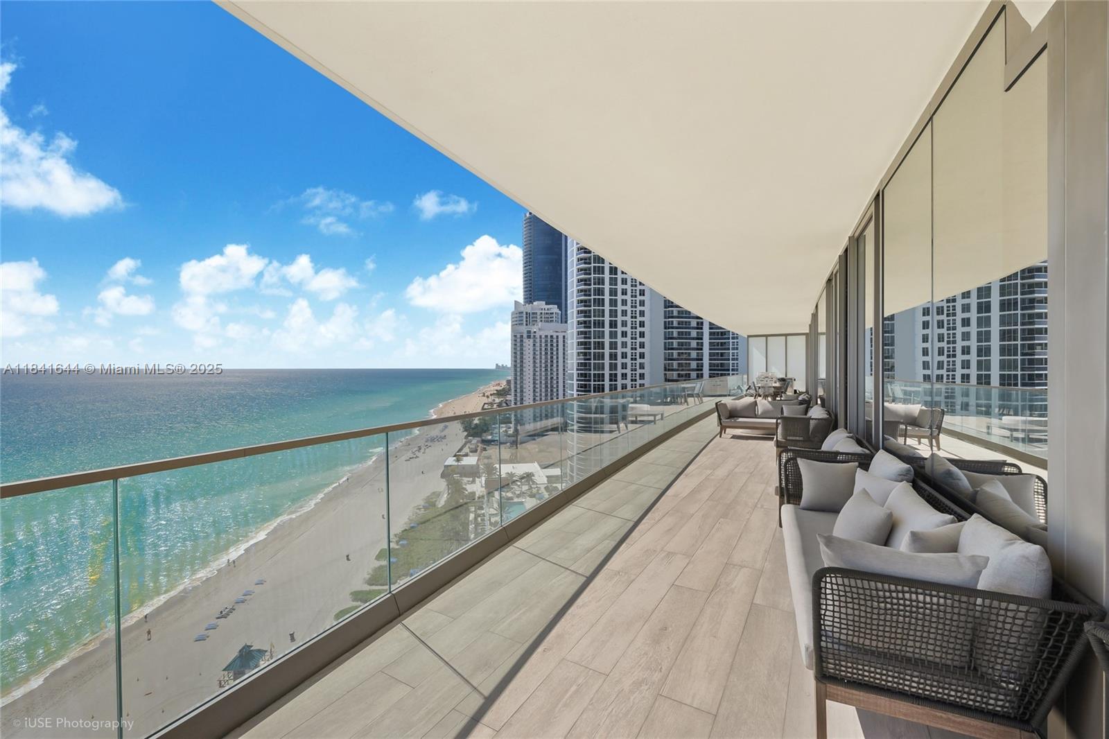 18975 Collins Ave # 1400