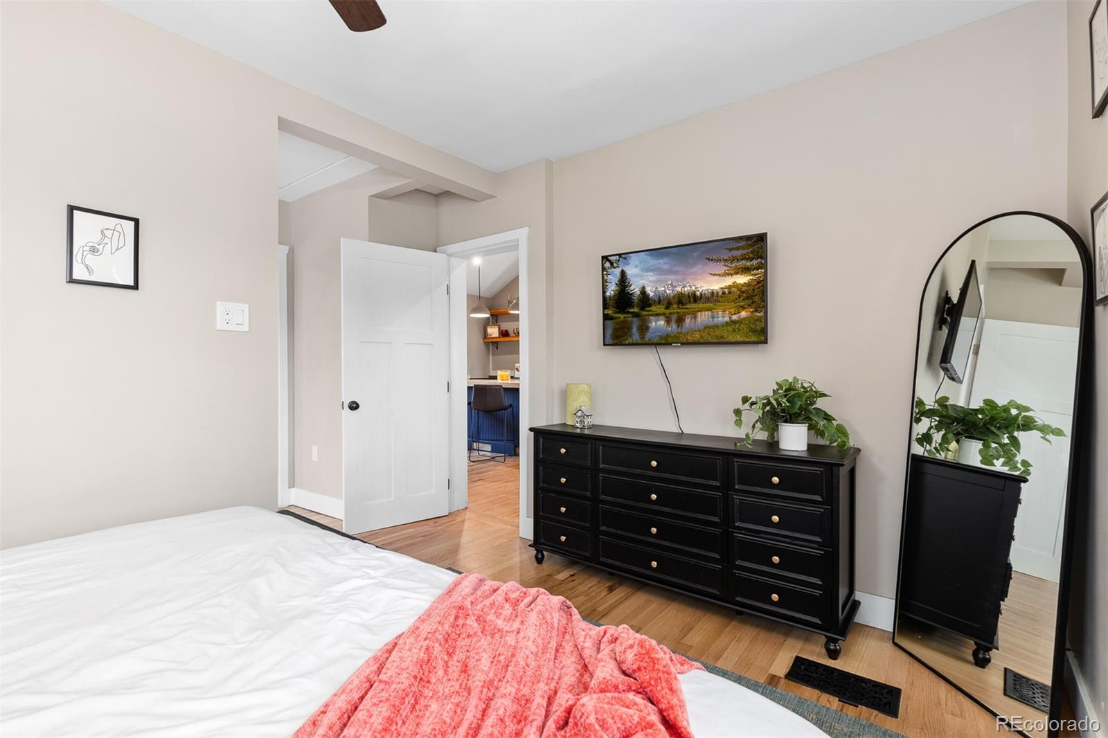 2050 S Corona Street